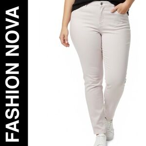 FASHION NOVA Women’s White Straight Leg Jeans Size 20 Stretchy New Without Tags